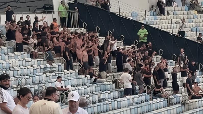 Torcedores do Corinthians no Maracanã