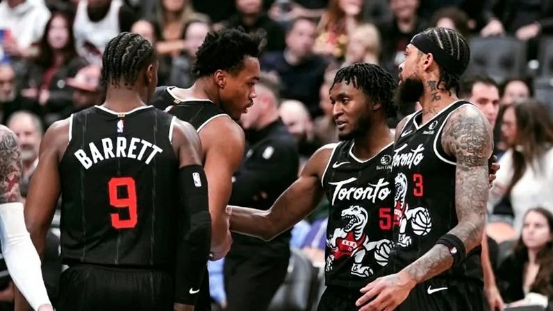 raptors jogador titular nba