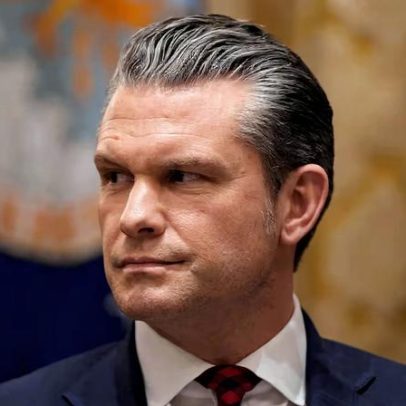 Suspeitas de crime de guerra pressionam o chefe do Pentágono