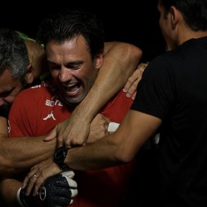 Vasco vence nos pênaltis e volta à final da Copa do Brasil após 14 anos