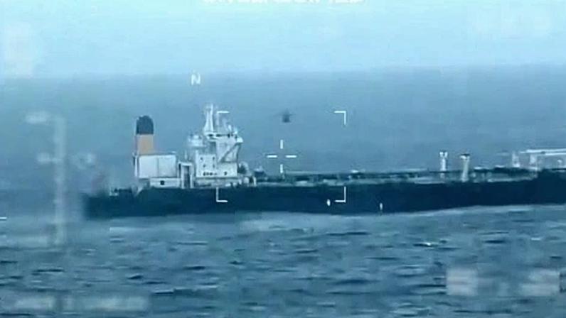 Vídeo divulgado pelos EUA mostra apreensão de segundo petroleiro na costa da Venezuela