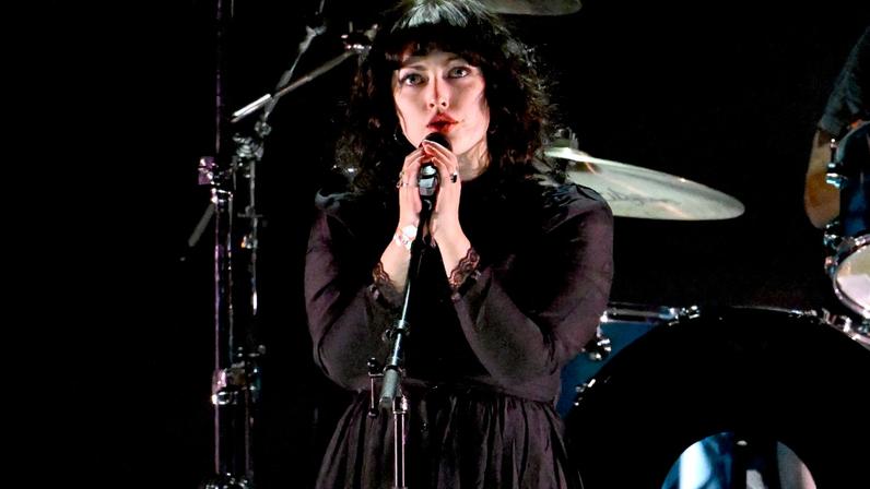Violet Grohl performs with Nirvana band members during the FIREAID Benefit Concert on Jan. 30, 2025.