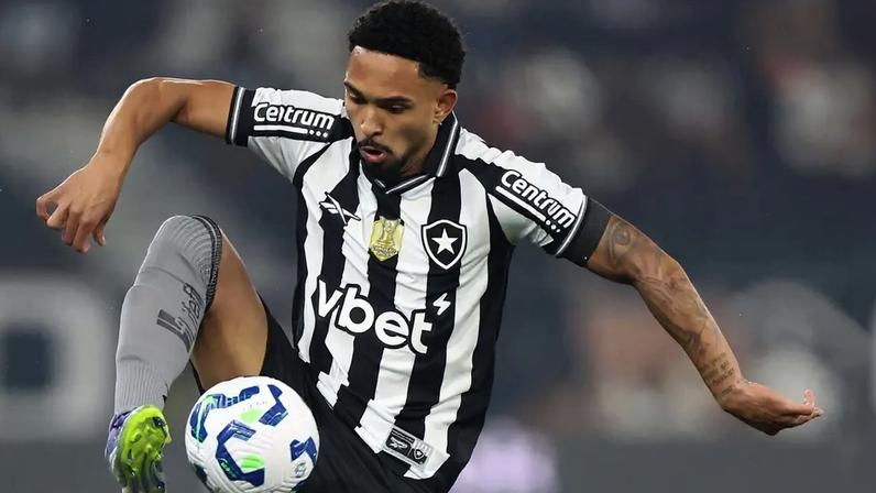 Vitinho em ação pelo Botafogo (Foto: Vitor Silva / Botafogo)