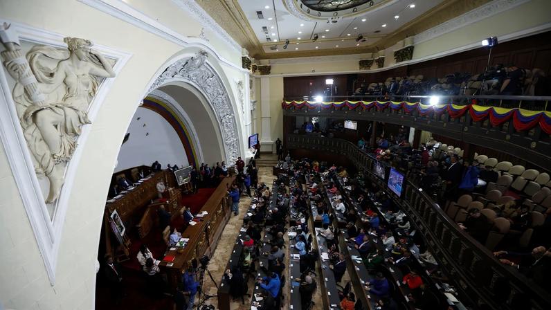 Venezuela aprova lei contra pirataria e bloqueios ante apreensões de navios dos EUA