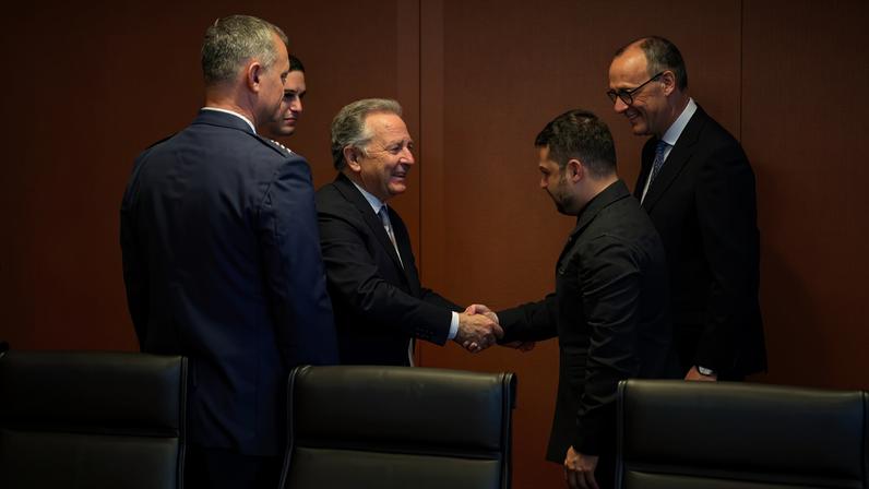 Zelenski e Europa tentam convencer Trump a frear concessões à Rússia na Ucrânia