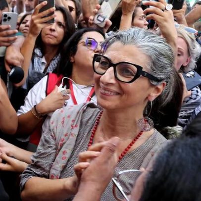 Francesca Albanese, figura da moda italiana, banida de bancos por sanções de Trump