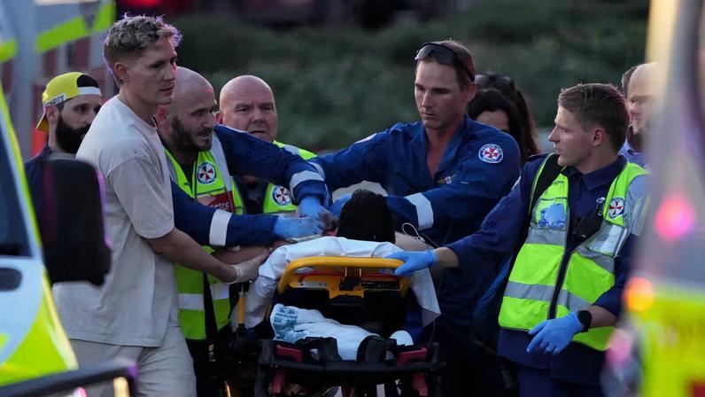 Pelo menos 10 mortos em tiroteio na Bondi Beach, Sydney