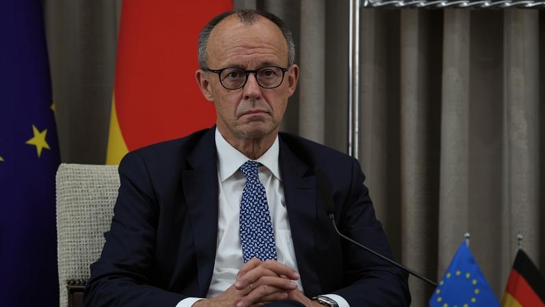 Merz busca espaço para liderar Alemanha e Europa frente à extrema direita