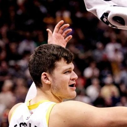 Pacers estudam troca por pivô do Utah Jazz