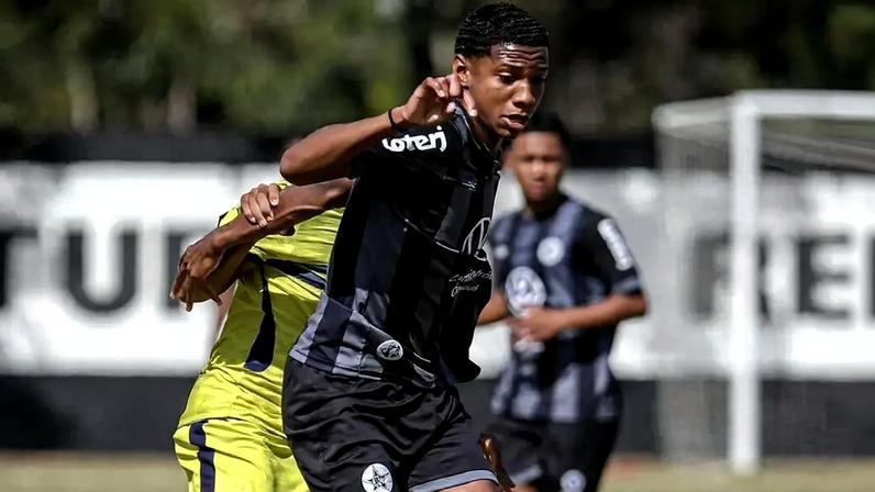 José Emanuel é destaque da categoria Sub-17 do Resende Futebol Clube (Foto: Raphael Torres)