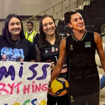 Gabi Guimarães de papelão faz sucesso nas arquibancadas do Mundial