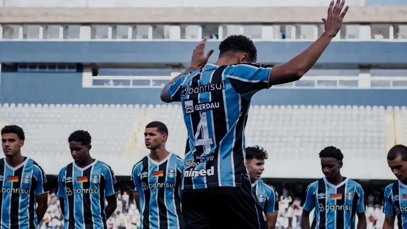 Viery antes de partida pela equipe sub-20 do Grêmio (Foto: Reprodução/Instagram)