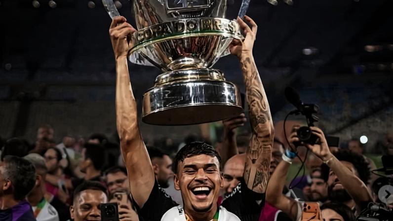 Tchoca participou do título da Copa do Brasil (Foto: Reprodução)