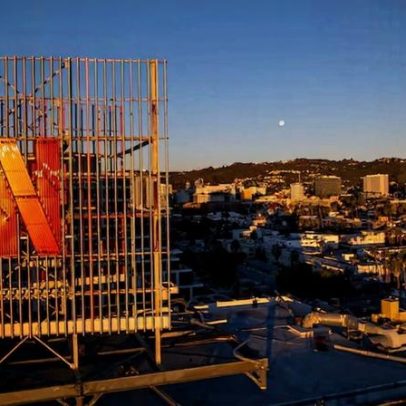 Netflix supera Paramount e Comcast na compra da Warner por US$72 bilhões