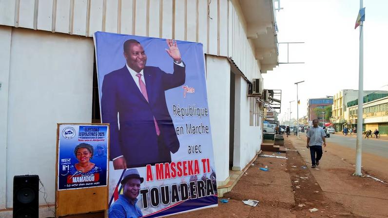 República Centro-Africana vota; Touadéra, aliado russo, busca terceiro mandato