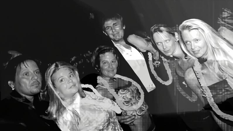 Democratas divulgam fotos do arquivo Epstein com Trump cercado de mulheres