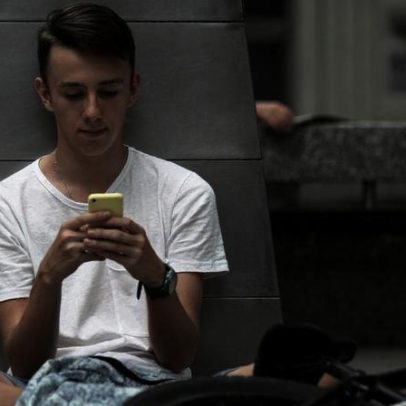 Austrália proíbe contas em redes sociais para menores de 16 anos