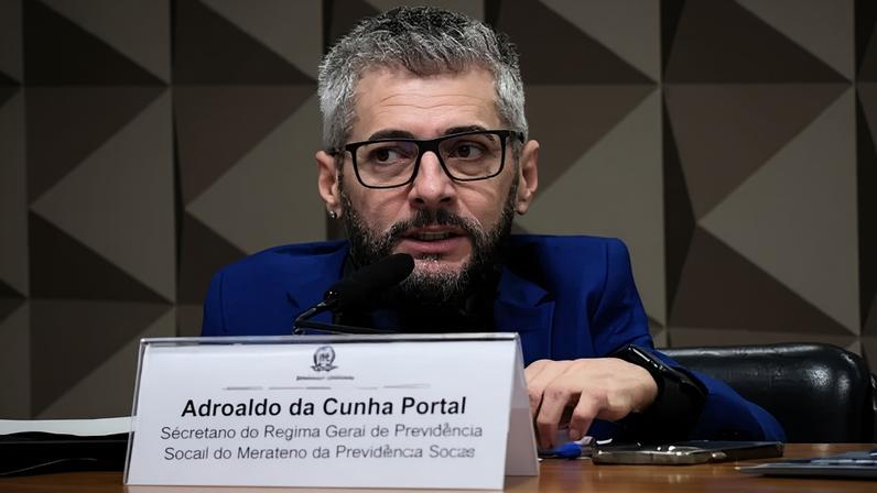 Adroaldo Portal, secretário-executivo afastado do Ministério da Previdência. Ele é alvo da PF e CGU na Operação Sem Desconto. (Foto: Edilson Rodrigues/Agência Senado)