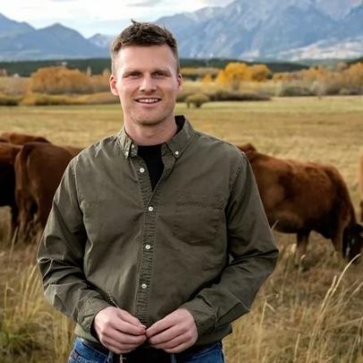 Neozelandês de 31 anos usa coleiras inteligentes em vacas