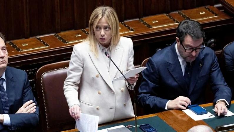 Primeira-ministra da Itália, Giorgia Meloni, discursa no Parlamento italiano em Roma 17/12/2025