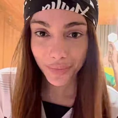 Anitta dança funk com Lexa em show