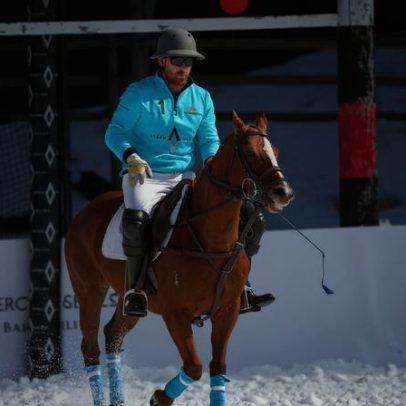 Príncipe Harry disputa polo em Aspen antes de viagem de férias com Meghan Markle