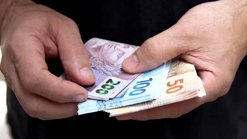Salário mínimo sobe para R$ 1.621 em 2026 — Foto: Adriano Toffetti/Ato Press/Estadão Conteúdo