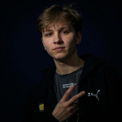 Virtus.pro quase contratou m0NESY antes do acordo com Falcons