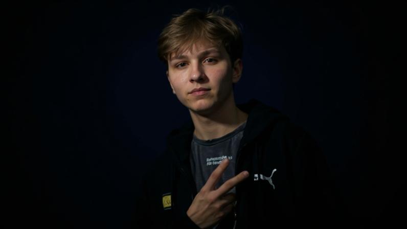 m0NESY atingiu a marca com apenas 16 anos (Divulgação/HLTV)