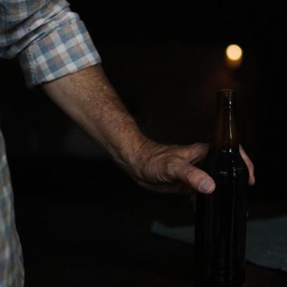 Beber álcool socialmente eleva o risco de câncer