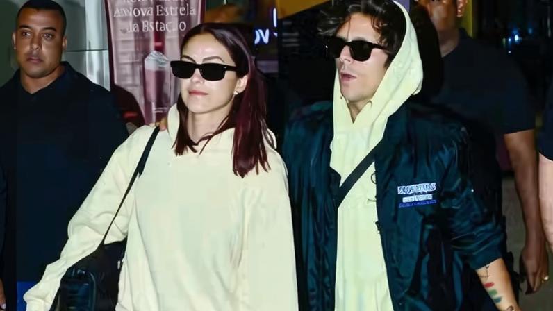 Camila Mendes e Rudy Mancuso desembarcaram no Brasil — Foto: Eduardo Martins / Brazil News