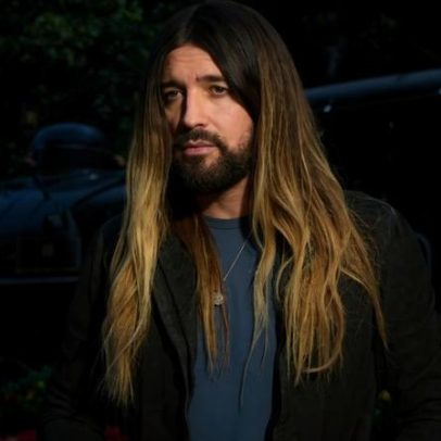 Billy Ray Cyrus exige dinheiro de mulher que afirma ser mãe biológica de Miley