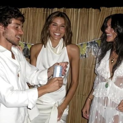 Bruna Marquezine aparece em vestido de renda após beijo com Shawn Mendes