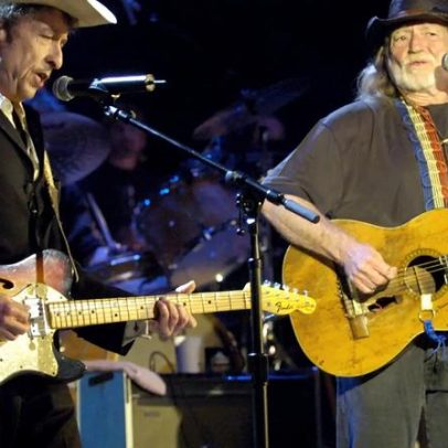 Bob Dylan descreve Willie Nelson como ar invisível