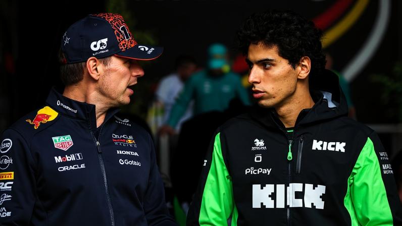 Gabriel Bortoleto e Max Verstappen na F1 (Foto: Getty Images/ AFP)