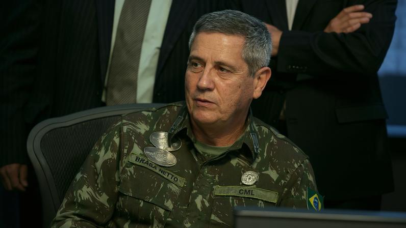 Lula e Alcolumbre em crise por vaga no STF