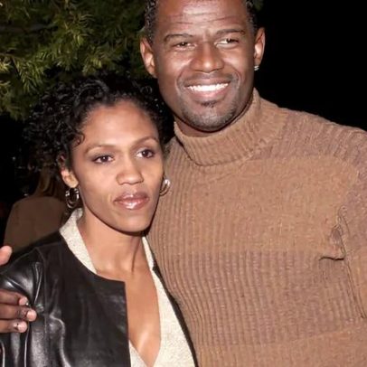 Ex do cantor Brian McKnight critica decisão de não dizer 'eu te amo' ao filho