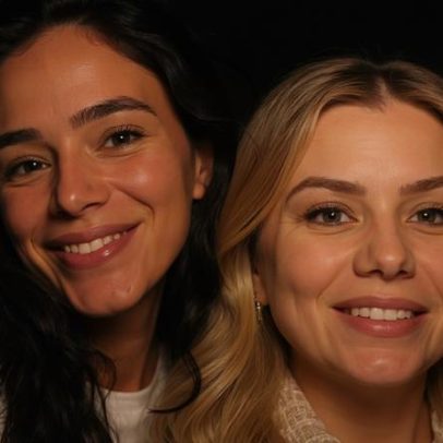 Bruna Marquezine chega a Orlando para o Natal com a família; web especula sobre Shawn