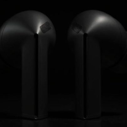 Galaxy Buds 3 FE cai a mínima na Amazon, AirPods Pro 3 chega em 2026