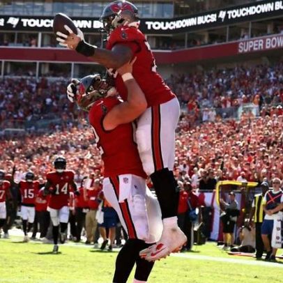 Tristan Wirfs marca TD de linha ofensiva na temporada 2025 dos Buccaneers