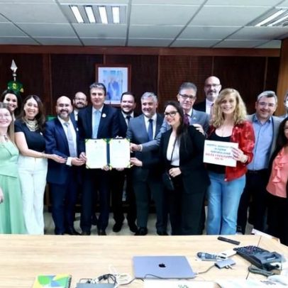 MEC firma acordo para construção do HU-Unipampa