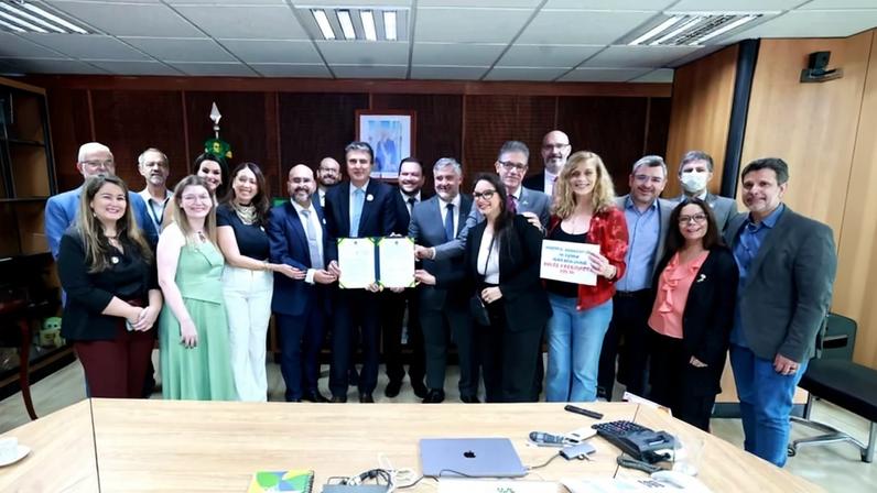 MEC firma acordo para construção do HU-Unipampa