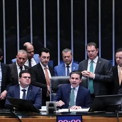 Câmara aprova PL da dosimetria que reduz pena de Bolsonaro