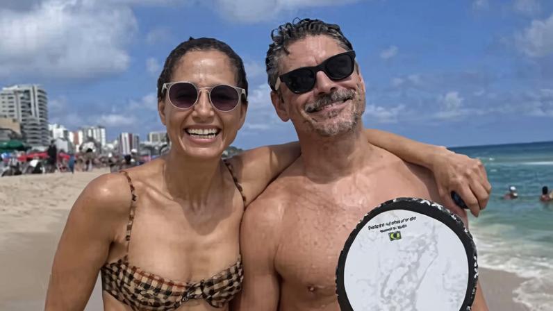 Camila Pitanga surge em clique raro com o noivo, Patrick Pessoa — Foto: Reprodução/Instagram