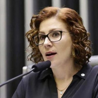 Advogado de Zambelli afirma que deputado pretende tomar o lugar dela