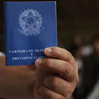 Desemprego cai mais que o esperado em novembro e atinge 5,2%