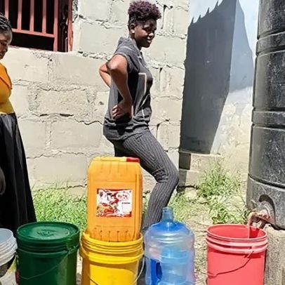 Escassez crônica de água atrapalha festas em Dar es Salaam