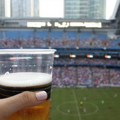 Bancada evangélica resiste à liberação da cerveja em estádios