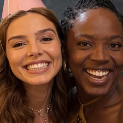Elenco de Dona de Mim celebra 27 anos de Clara Moneke