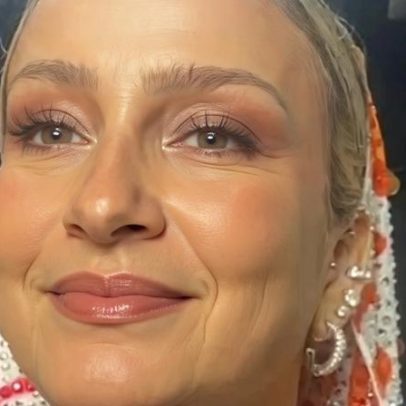 Claudia Leitte se emociona no Carnatal e expressa gratidão